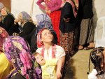 Mariage à Kestanelik : la beauté turque... et ses foulards... {JPEG}