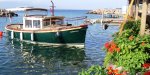 Barque de belle plaisance à Behram Kale, antique Assos, côte Eolienne Turquie {JPEG}