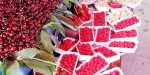 Cerises, framboises, fraises et... petits champigons blancs... {JPEG}