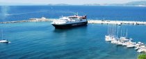 Le ponton NE et le quai des ferries. Crédit photo : drklion