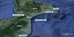 Le talweg à 400 m entre les hauteurs à plus de 2.000 m