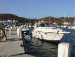 Ponton ouest de la marina. On peut se mettre des deux côtés... Mais mieux vaut s'écarter des protections salissantes {JPEG}