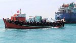 Les fameux « MAVNI » bateaux de travail... Celui se nomme Beyaz Gul : « la rose blanche »...si, si... {JPEG}