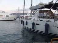 Septembre 2014, de l'autre côté du chenal d'accès, les super yachts qui ont squatté la citadelle